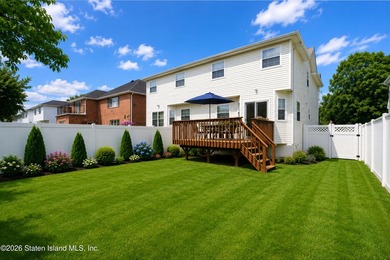 Offered for the first time since its construction in 2000, this - photo 6