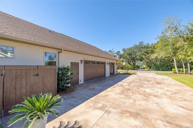 Priced below appraised value at $1,239,999, this move-in ready - photo 51