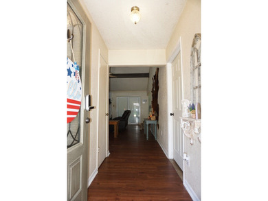 Cozy starter home at just under 1450sq ft, but sits in a great - photo 3