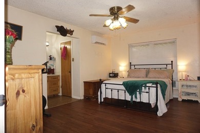 Cozy starter home at just under 1450sq ft, but sits in a great - photo 7