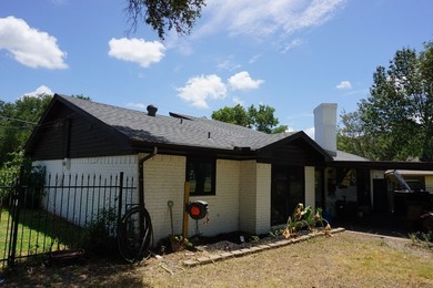 Cozy starter home at just under 1450sq ft, but sits in a great - photo 8