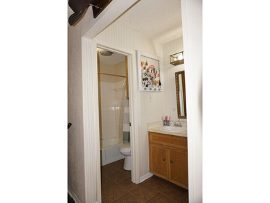 Cozy starter home at just under 1450sq ft, but sits in a great - photo 10