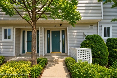 Welcome to Captain's Quarters! This spacious corner-unit - photo 5