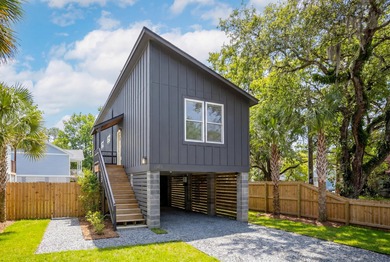 Built in 2018 and ideally located between downtown Charleston - photo 2