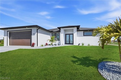 Beautiful Cape Coral home situated on a desirable corner lot - photo 15