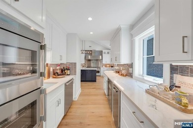A rare opportunity to own a private estate on one of Franklin - photo 15