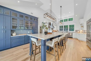 A rare opportunity to own a private estate on one of Franklin - photo 17