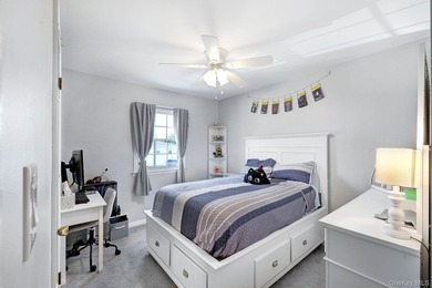 Tucked into one of Middletown's most well-kept and welcoming - photo 19