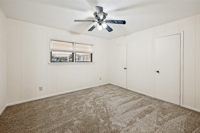 Welcome home to this beautiful 4-bedroom, 2.5-bath home located - photo 21