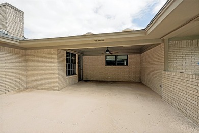 Welcome home to this beautiful 4-bedroom, 2.5-bath home located - photo 22