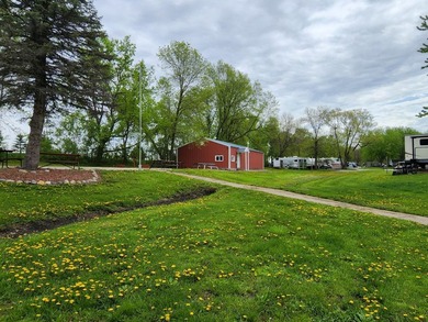 Spacious, level *lot* overlooking Cokato Lake. Room for any size - photo 4