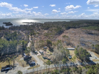 Lake Home For Sale in Cross, South Carolina