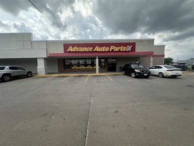 Prominent leased investment with Goodwill Industries and - photo 4