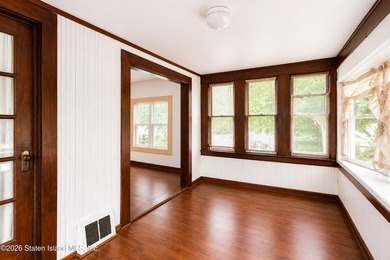 Detached under 500k is almost impossible to find ! Dont miss - photo 3