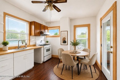 Detached under 500k is almost impossible to find ! Dont miss - photo 8