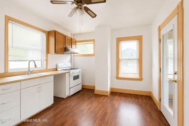 Detached under 500k is almost impossible to find ! Dont miss - photo 9