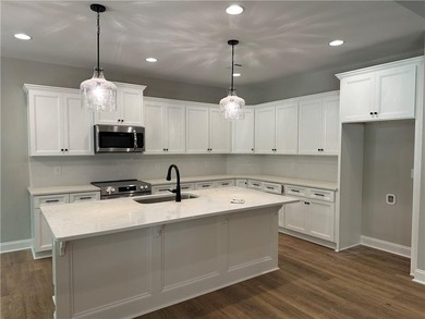 If you're looking for a brand new, one-level home on a large lot - photo 5
