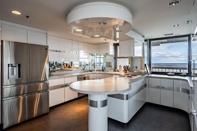 Gorgeous 3,474 SF Penthouse 34th Floor. 4-bedroom including - photo 10