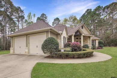 Welcome to this beautiful 3-bedroom, 2-bathroom home with a - photo 2
