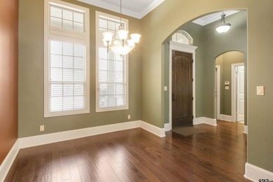 Welcome to this beautiful 3-bedroom, 2-bathroom home with a - photo 5