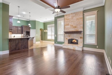 Welcome to this beautiful 3-bedroom, 2-bathroom home with a - photo 6