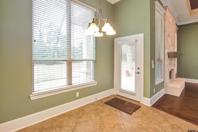 Welcome to this beautiful 3-bedroom, 2-bathroom home with a - photo 8