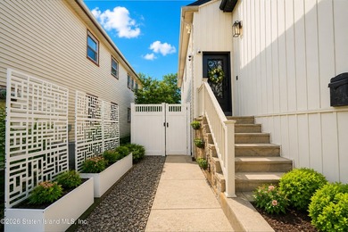 Welcome to 27 Tynan Street, a truly one-of-a-kind custom - photo 3