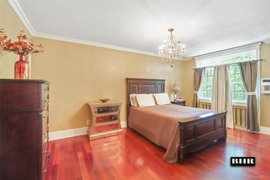 SHEEPSHEAD BAY. 1 Family side hall brick 3 bedroom 1 1/2 bath - photo 19