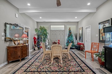 Absolutely stunning, fully updated home in the exclusive - photo 22
