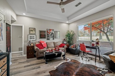 Absolutely stunning, fully updated home in the exclusive - photo 23