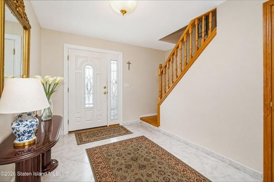 Just move right in! This one family semi-attached home in Great - photo 4