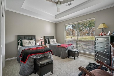 Absolutely stunning, fully updated home in the exclusive - photo 25