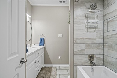 Absolutely stunning, fully updated home in the exclusive - photo 26