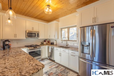 This wonderful custom built home with long range views at 3,000 - photo 8