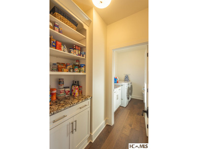 This wonderful custom built home with long range views at 3,000 - photo 9