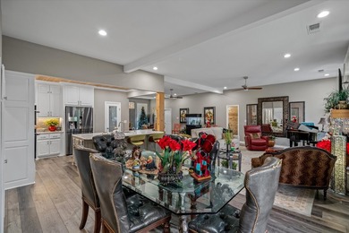 Absolutely stunning, fully updated home in the exclusive - photo 30
