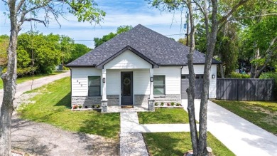 Lake Home For Sale in West Tawakoni, Texas