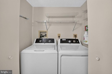 Welcome to this charming end-unit duplex featuring 3 bedrooms - photo 8