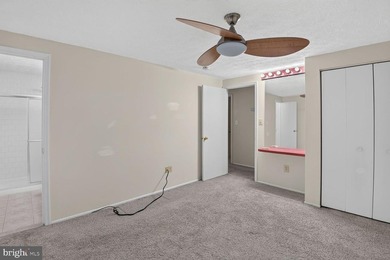 Welcome to this charming end-unit duplex featuring 3 bedrooms - photo 10