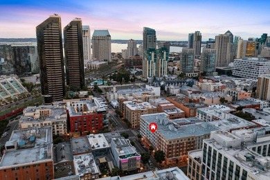 Perched above the Gaslamp Quarter, this fifth floor 1-bed - photo 1