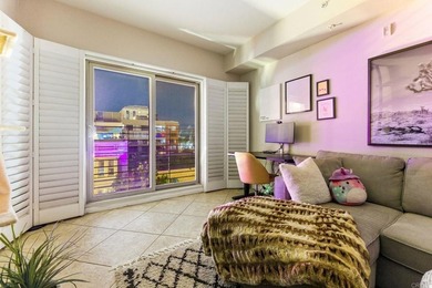 Perched above the Gaslamp Quarter, this fifth floor 1-bed - photo 5