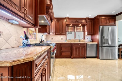 Welcome to this beautifully maintained side hall colonial on a - photo 8