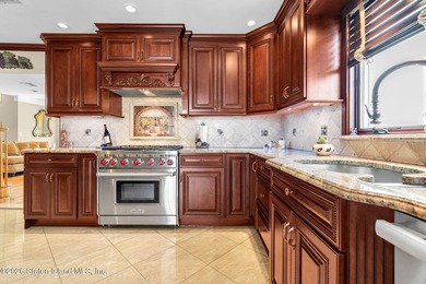 Welcome to this beautifully maintained side hall colonial on a - photo 9