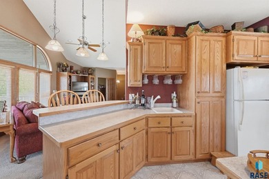 Experience luxury lakefront and golf course living in this - photo 5