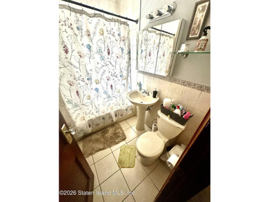 CHARMING AND SPACIOUS OLDER COLONIAL. CHESTNUT TRIM AND PINE - photo 10