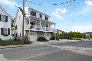 Rare downtown Vineyard Haven compound offering! A unique - photo 3