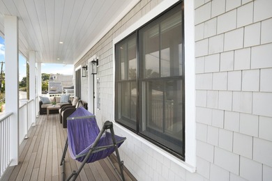 Rare downtown Vineyard Haven compound offering! A unique - photo 6