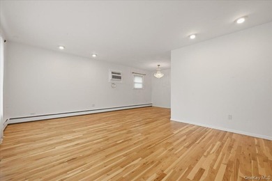 Beautifully maintained high-ranch home featuring 4 bedrooms and - photo 7