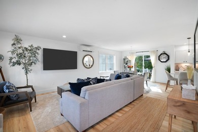 Rare downtown Vineyard Haven compound offering! A unique - photo 8
