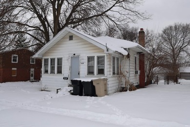 St. Joseph River Home Sale Pending in South Bend Indiana